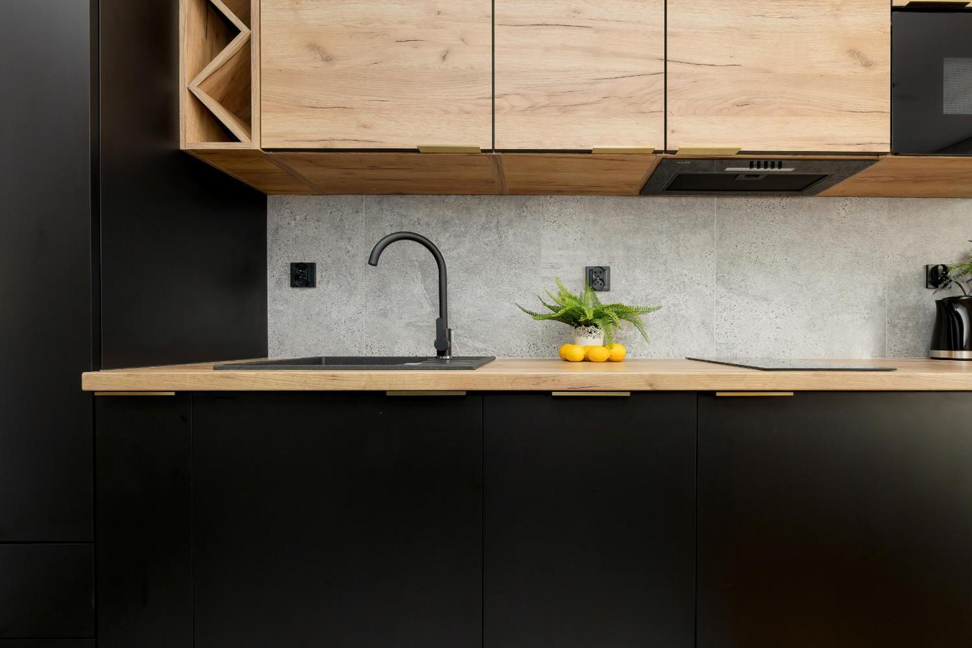 Modern Black & Wooden Apartment Warsaw Near The Airport By Noclegi Renters Екстер'єр фото