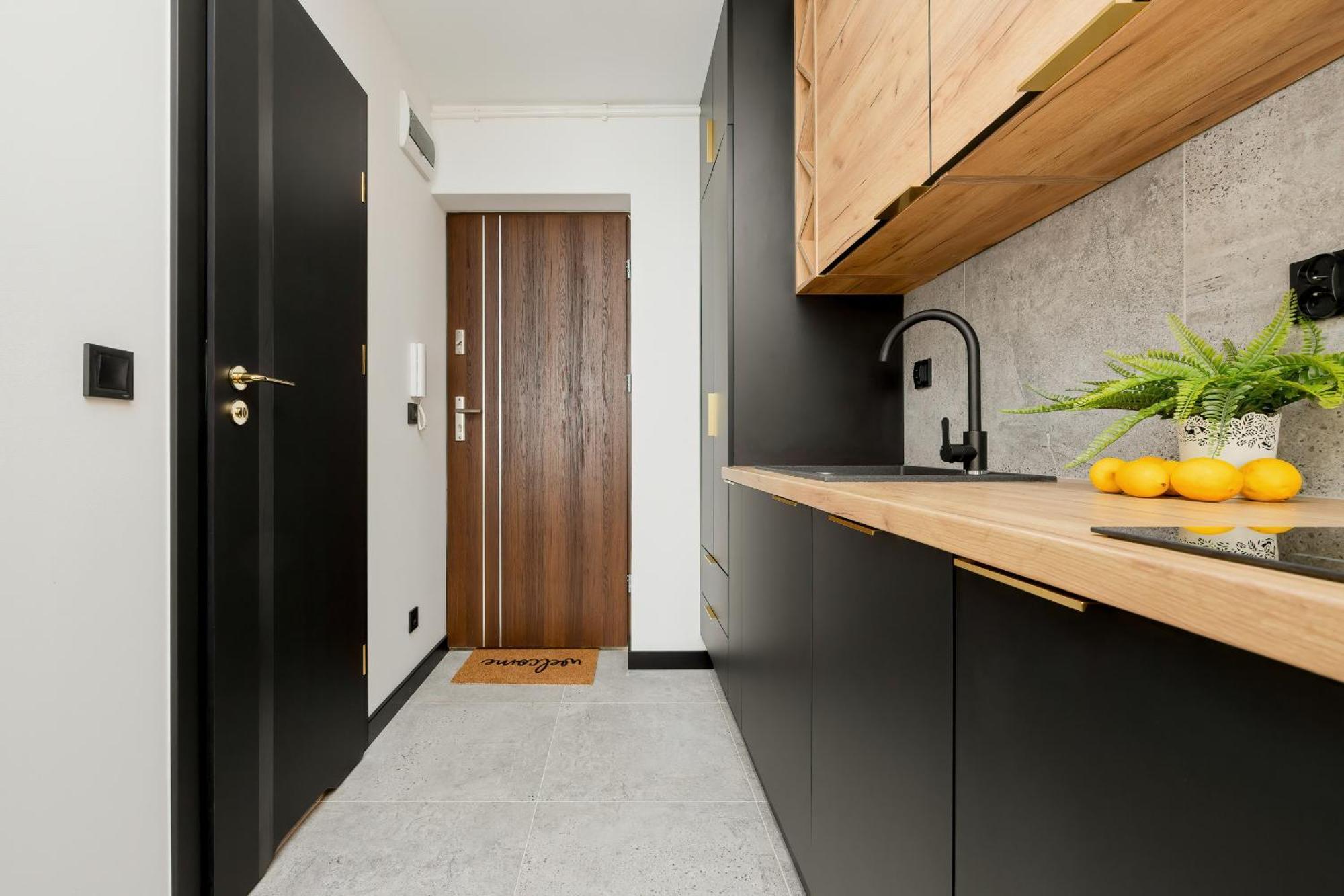 Modern Black & Wooden Apartment Warsaw Near The Airport By Noclegi Renters Екстер'єр фото