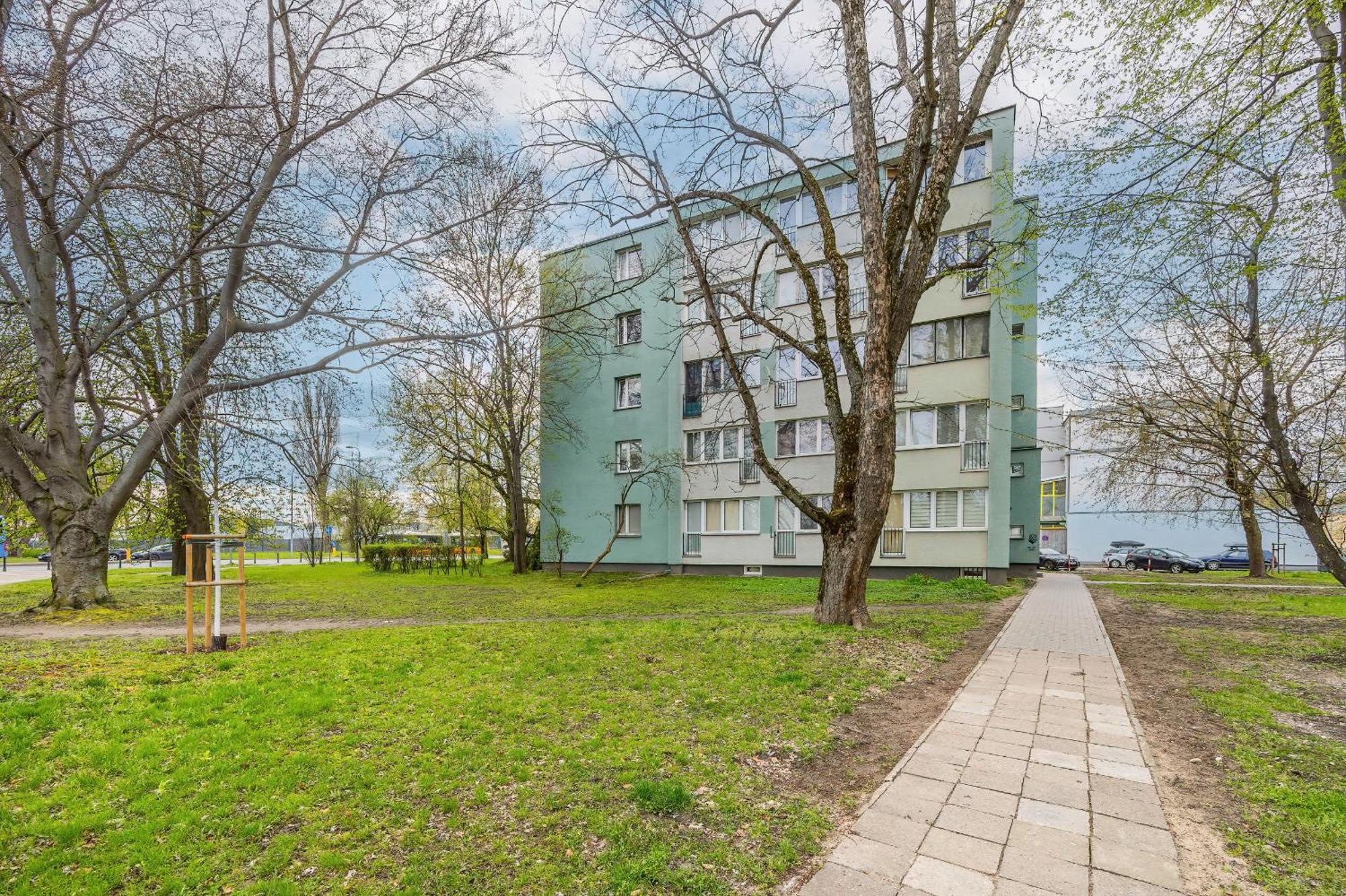 Modern Black & Wooden Apartment Warsaw Near The Airport By Noclegi Renters Екстер'єр фото